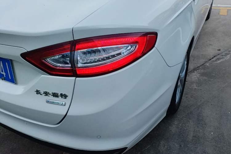 Used Ford Mondeo 2013 1.5L GTDi180 Fashion Edition Right Rear Taillight