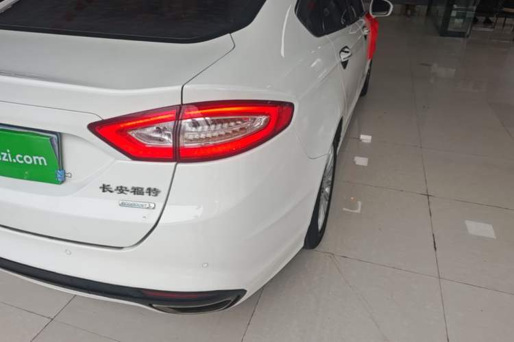 Used Ford Mondeo 2013 2.0L GTDi 200 Fashion Edition Right Rear Taillight