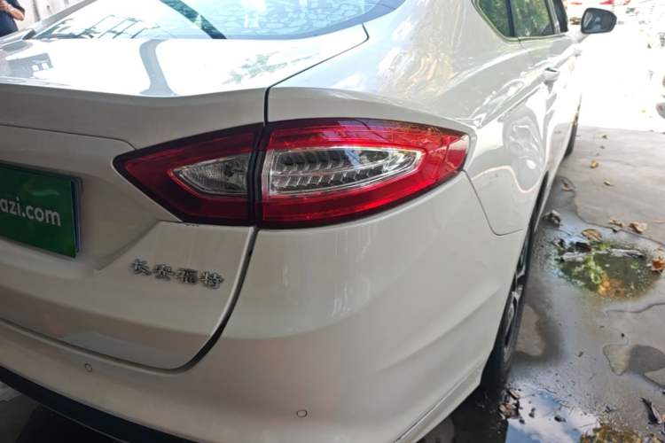 Used Ford Mondeo 2013 1.5L GTDi180 Fashion Edition Right Rear Taillight