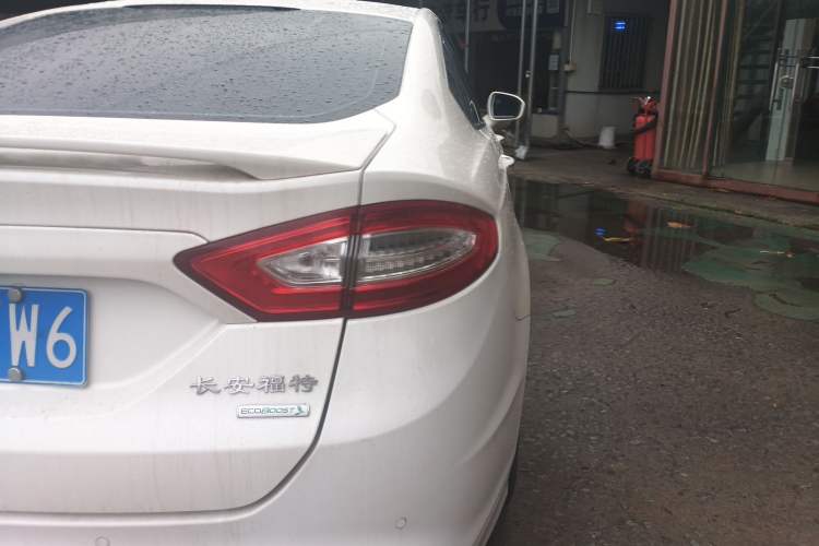 Used Ford Mondeo 2013 2.0L GTDi240 Luxury Sport Model Right Rear Taillight