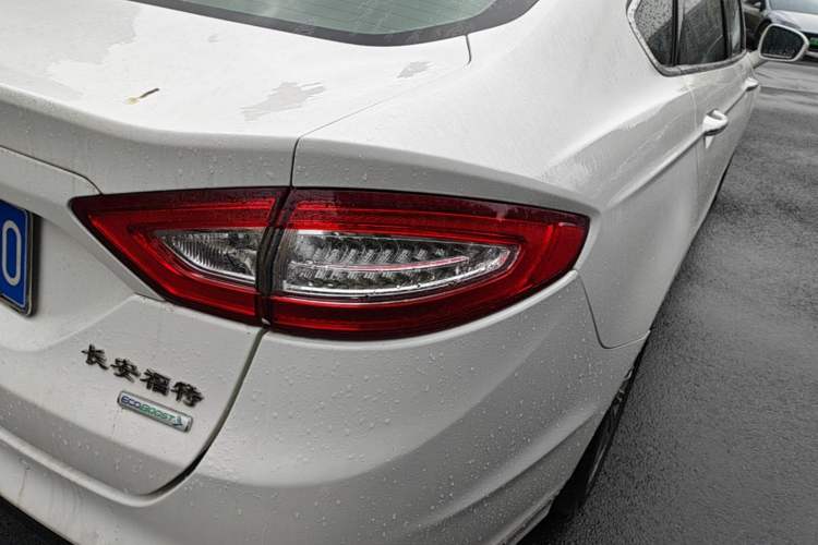 Used Ford Mondeo 2013 2.0L GTDi 200 Fashion Edition Right Rear Taillight
