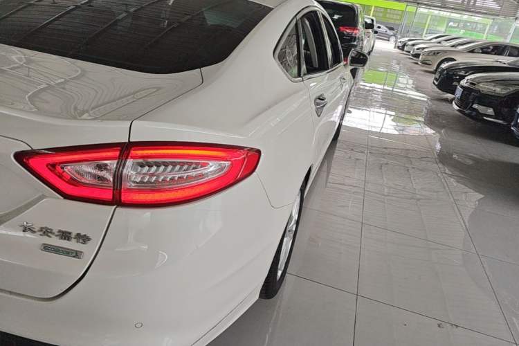 Used Ford Mondeo 2013 1.5L GTDi180 Fashion Edition Right Rear Taillight
