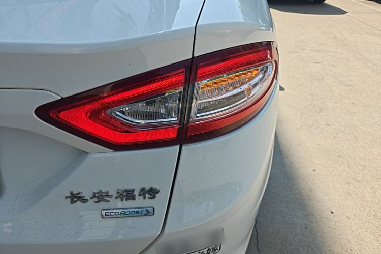 Used Ford Mondeo 2013 2.0L GTDi 200 Fashion Edition Right Rear Taillight
