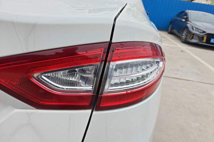 Used Ford Mondeo 2013 1.5L GTDi180 Fashion Edition Right Rear Taillight