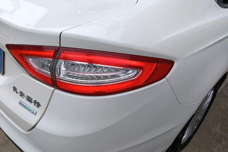 Used Ford Mondeo 2013 2.0L GTDi 200 Luxury Model Right Rear Taillight
