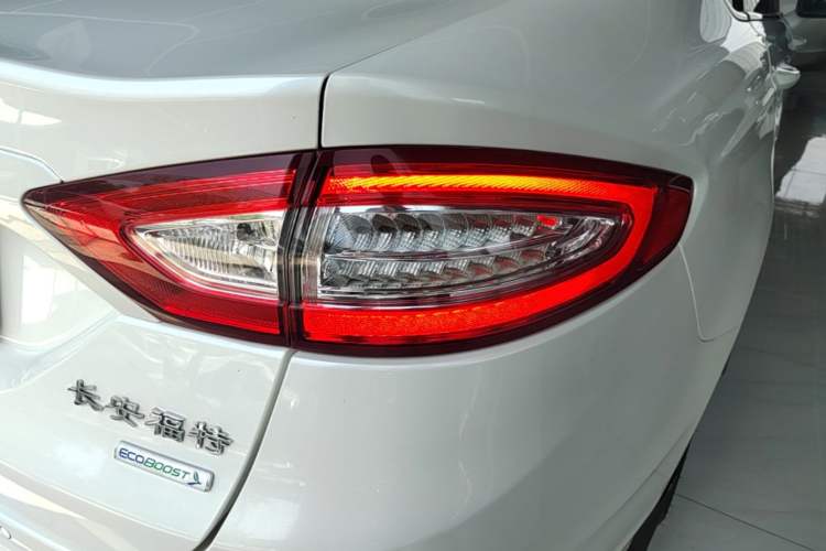 Used Ford Mondeo 2013 1.5L GTDi180 Fashion Edition Right Rear Taillight