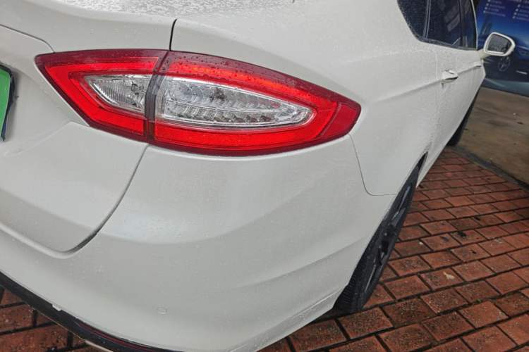 Used Ford Mondeo 2013 2.0L GTDi 200 Fashion Edition Right Rear Taillight