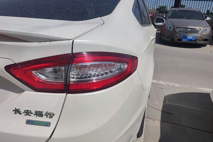 Used Ford Mondeo 2013 2.0L GTDi 200 Fashion Edition Right Rear Taillight