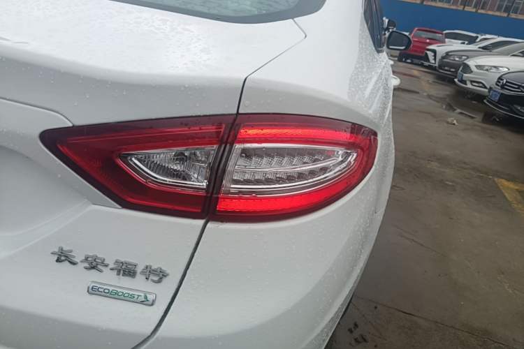 Used Ford Mondeo 2013 1.5L GTDi180 Fashion Edition Right Rear Taillight