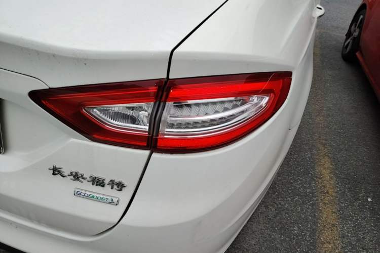 Used Ford Mondeo 2013 1.5L GTDi180 Fashion Edition Right Rear Taillight