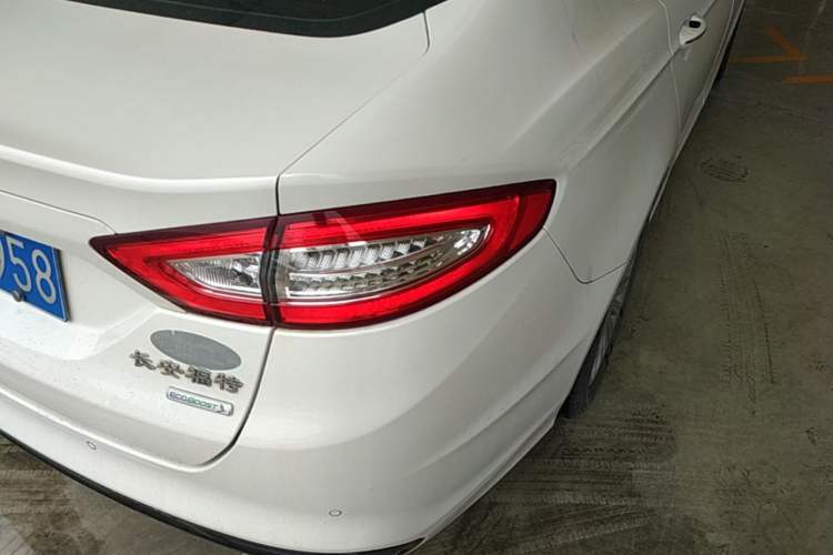 Used Ford Mondeo 2013 2.0L GTDi 200 Fashion Edition Right Rear Taillight