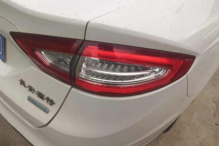 Used Ford Mondeo 2013 1.5L GTDi180 Fashion Edition Right Rear Taillight