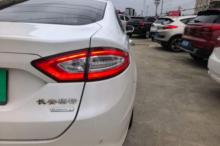 Used Ford Mondeo 2013 2.0L GTDi 200 Fashion Edition Right Rear Taillight