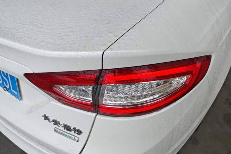 Used Ford Mondeo 2013 1.5L GTDi180 Fashion Edition Right Rear Taillight