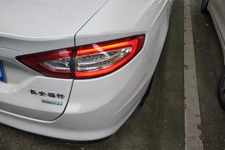 Used Ford Mondeo 2013 1.5L GTDi180 Fashion Edition Right Rear Taillight