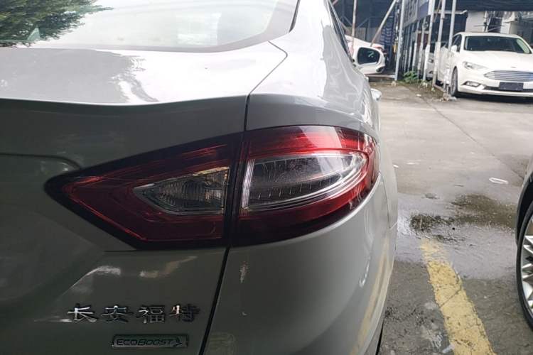 Used Ford Mondeo 2013 2.0L GTDi 200 Luxury Model Right Rear Taillight