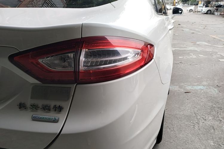 Used Ford Mondeo 2013 2.0L GTDi 200 Luxury Model Right Rear Taillight