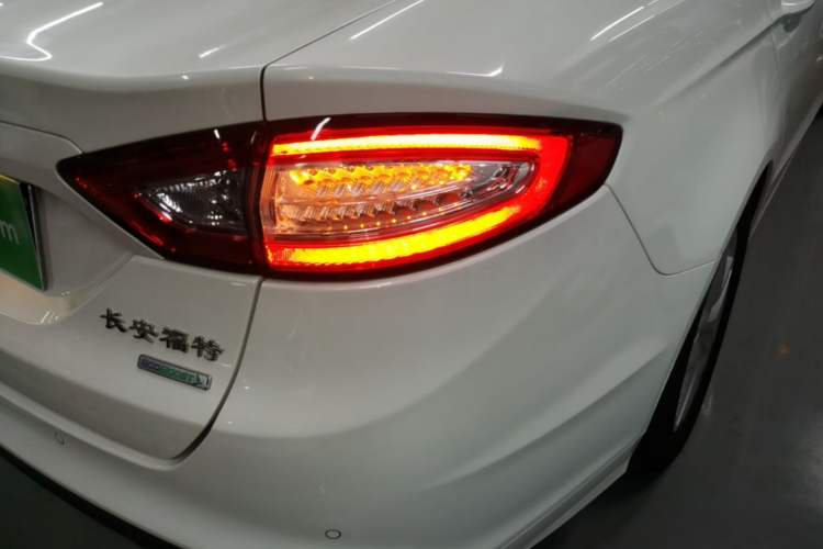 Used Ford Mondeo 2013 1.5L GTDi180 Fashion Edition Right Rear Taillight