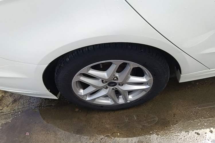 Used Ford Mondeo 2013 1.5L GTDi180 Fashion Edition Right Rear Wheel Hub
