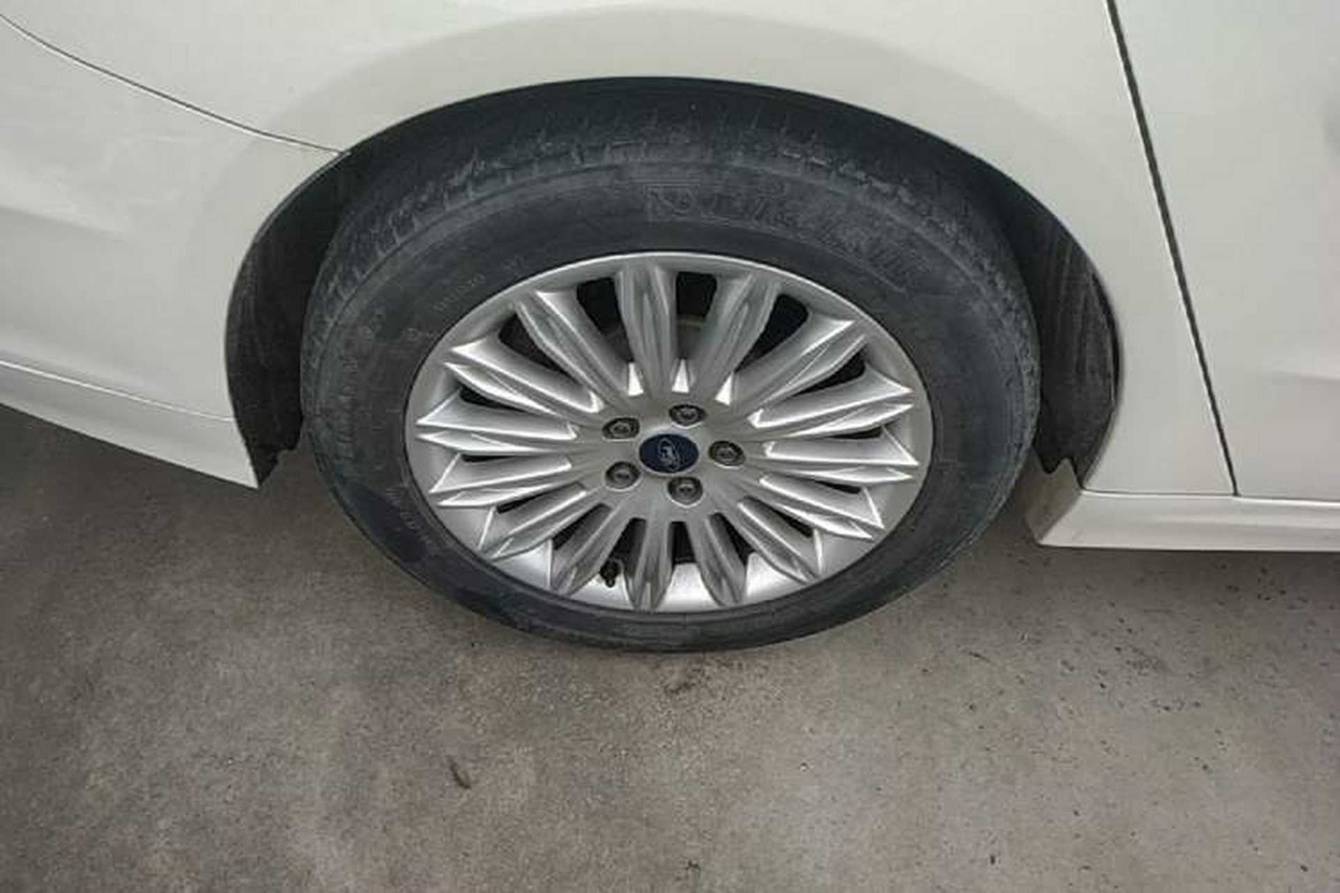 Used Ford Mondeo 2013 2.0L GTDi 200 Fashion Edition Right Rear Wheel Hub