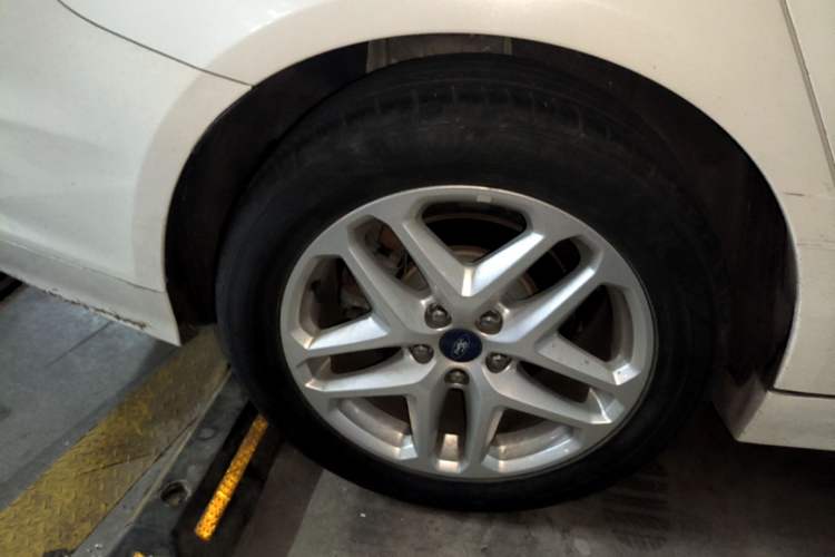 Used Ford Mondeo 2013 1.5L GTDi180 Fashion Edition Right Rear Wheel Hub