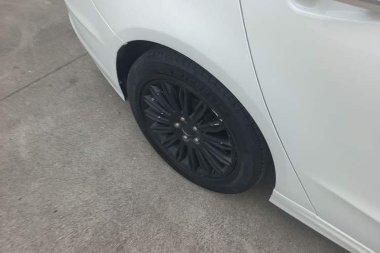 Used Ford Mondeo 2013 2.0L GTDi 200 Fashion Edition Right Rear Wheel Hub
