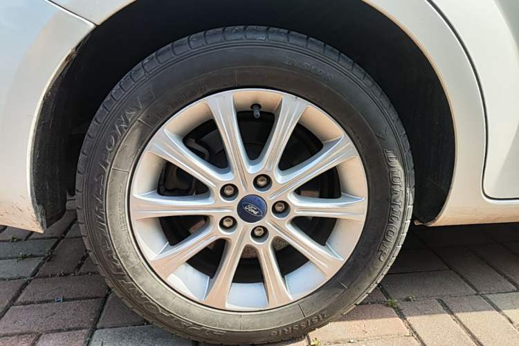 Used Ford Mondeo 2013 2.3L Fashion Edition Right Rear Wheel Hub