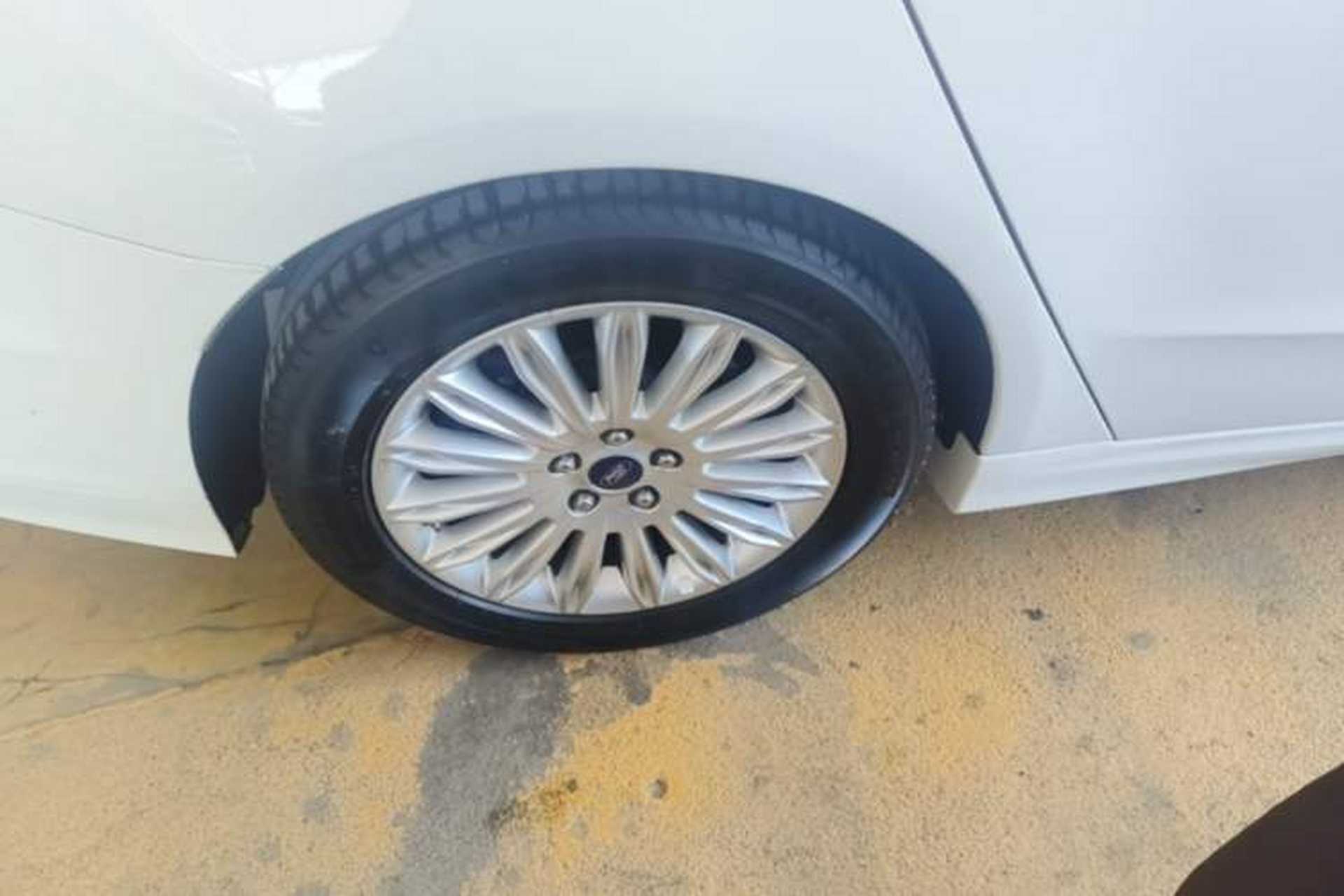 Used Ford Mondeo 2013 2.0L GTDi 200 Fashion Edition Right Rear Wheel Hub