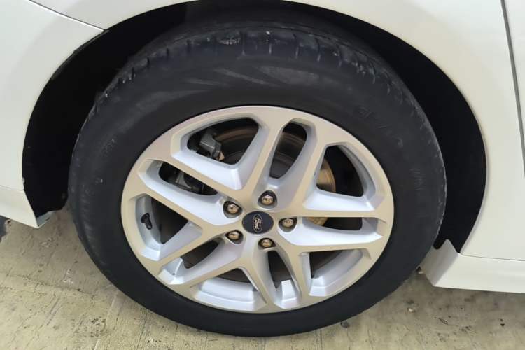 Used Ford Mondeo 2013 1.5L GTDi180 Fashion Edition Right Rear Wheel Hub