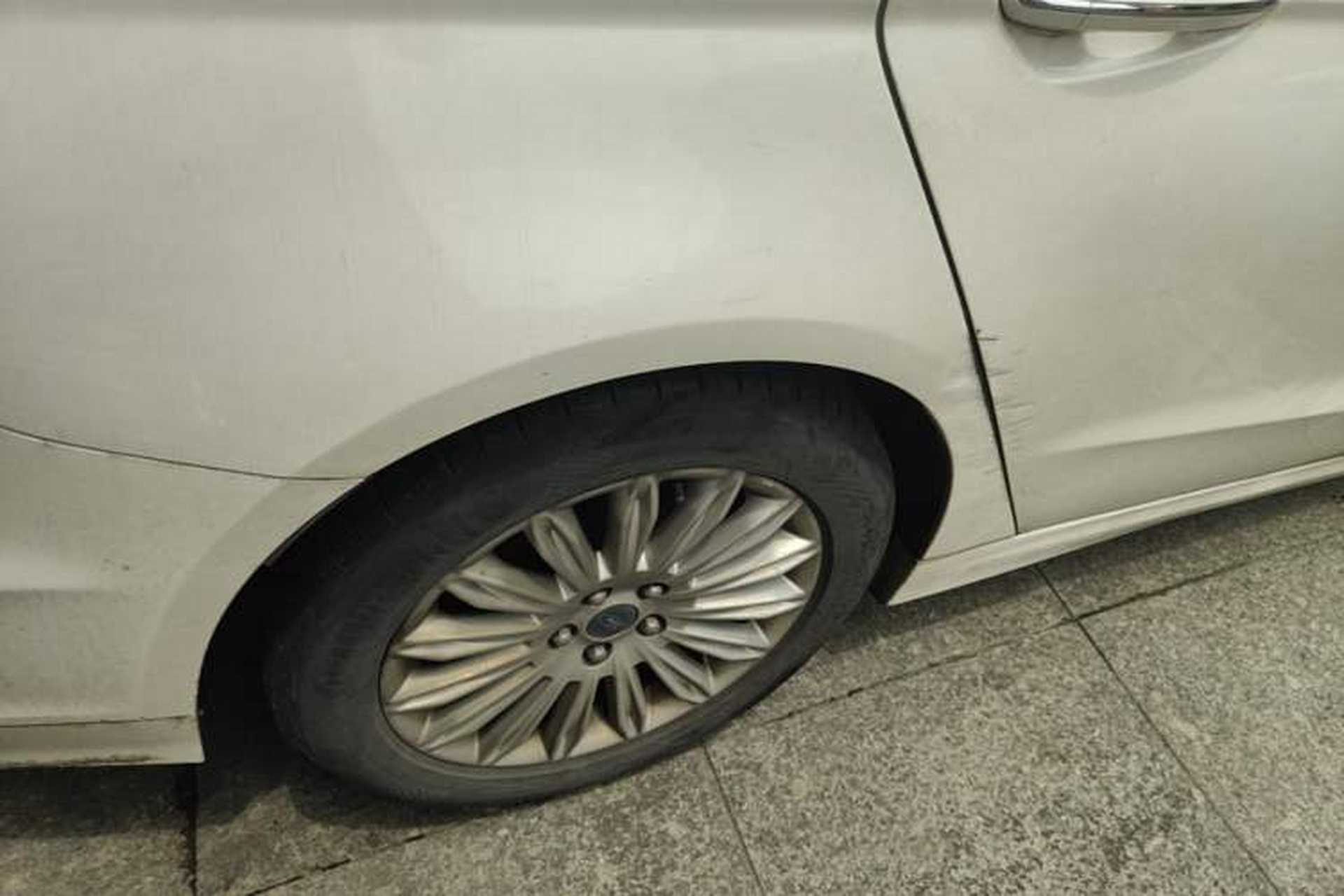 Used Ford Mondeo 2013 2.0L GTDi 200 Luxury Model Right Rear Wheel Hub