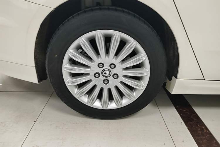 Used Ford Mondeo 2013 2.0L GTDi 200 Luxury Model Right Rear Wheel Hub