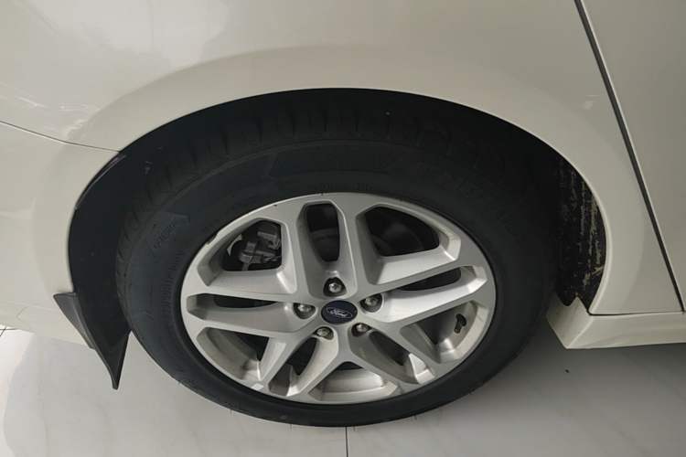 Used Ford Mondeo 2013 1.5L GTDi180 Fashion Edition Right Rear Wheel Hub