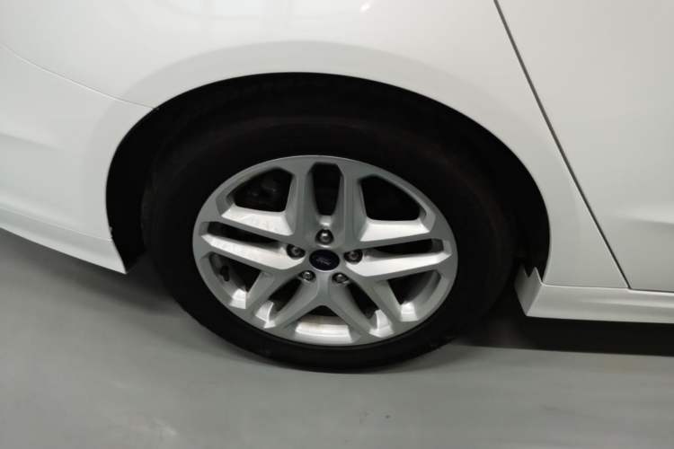 Used Ford Mondeo 2013 1.5L GTDi180 Fashion Edition Right Rear Wheel Hub