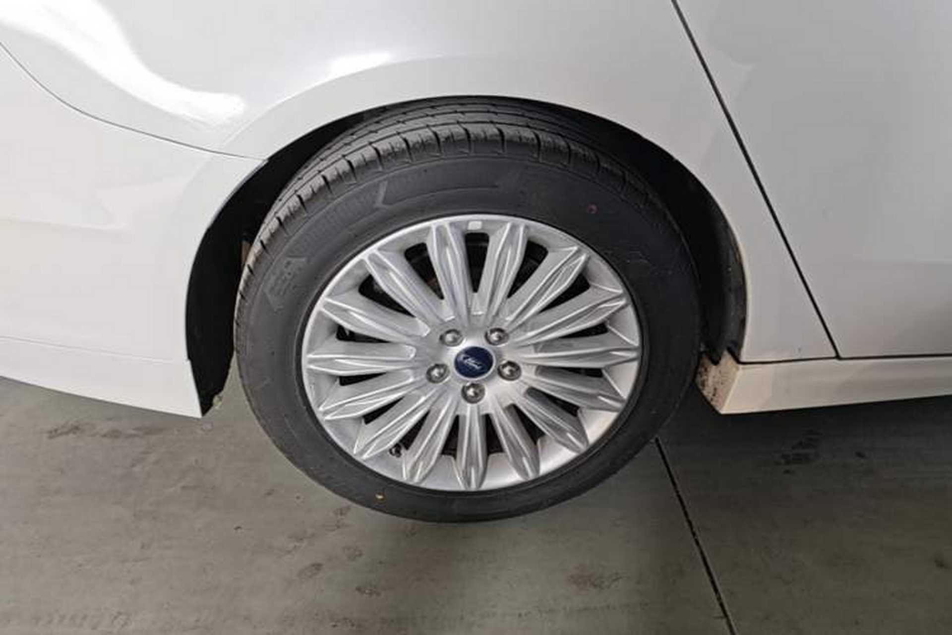 Used Ford Mondeo 2013 2.0L GTDi 200 Fashion Edition Right Rear Wheel Hub
