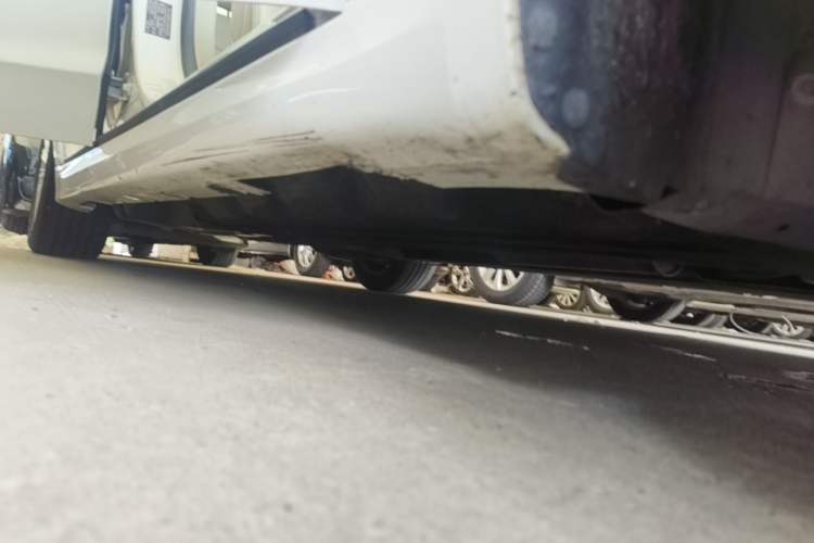 Used Ford Mondeo 2013 2.0L GTDi 200 Luxury Model Right Side Sill