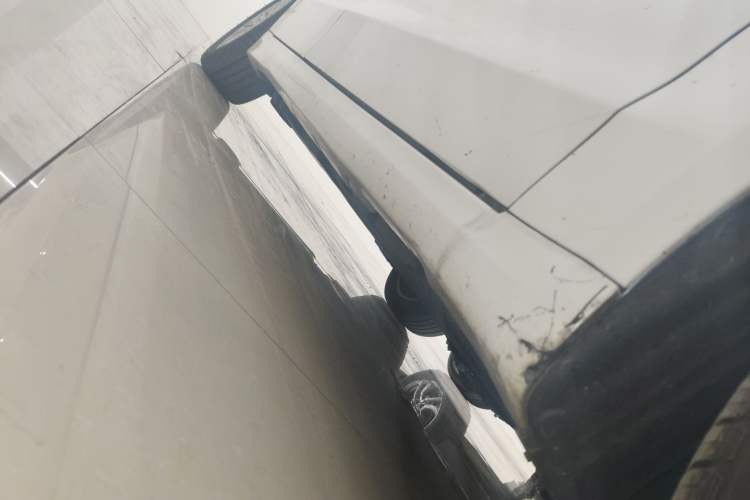 Used Ford Mondeo 2013 2.0L GTDi 200 Luxury Model Right Side Sill
