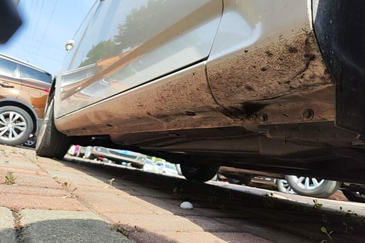 Used Ford Mondeo 2013 2.3L Fashion Edition Right Side Sill