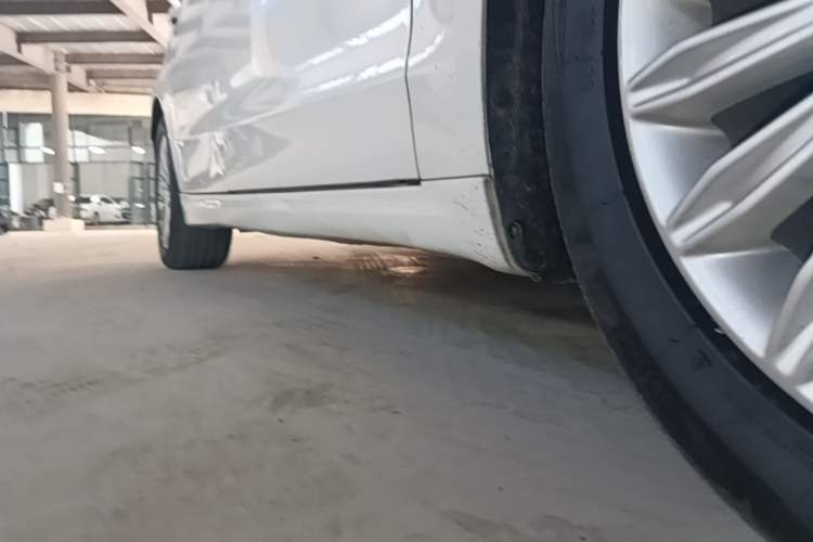 Used Ford Mondeo 2013 2.0L GTDi 200 Fashion Edition Right Side Sill