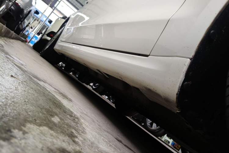 Used Ford Mondeo 2013 2.0L GTDi 200 Fashion Edition Right Side Sill