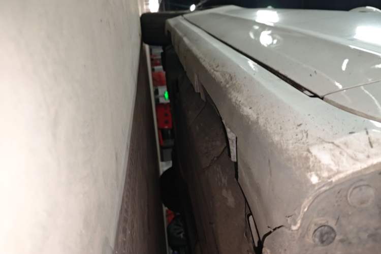 Used Ford Mondeo 2013 1.5L GTDi180 Fashion Edition Right Side Sill
