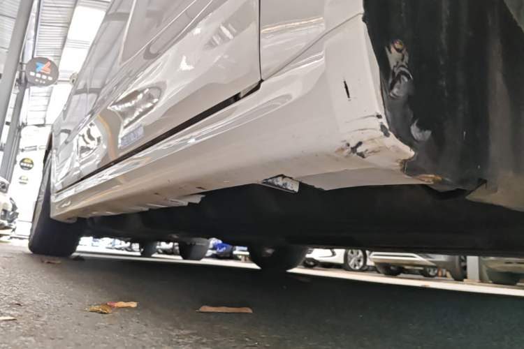 Used Ford Mondeo 2013 2.0L GTDi 200 Luxury Model Right Side Sill