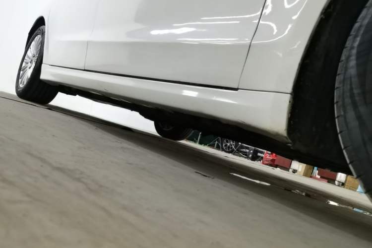Used Ford Mondeo 2013 2.0L GTDi 200 Fashion Edition Right Side Sill