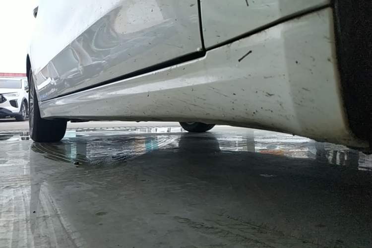 Used Ford Mondeo 2013 2.0L GTDi 200 Fashion Edition Right Side Sill