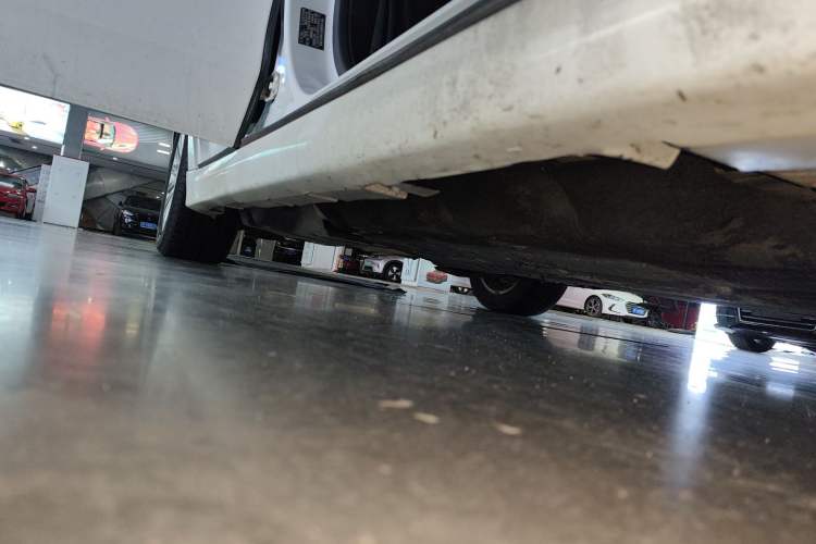 Used Ford Mondeo 2013 2.0L GTDi 200 Fashion Edition Right Side Sill