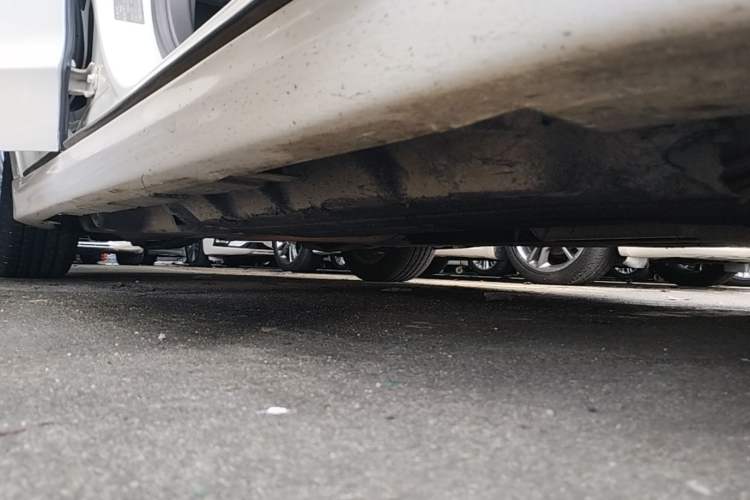 Used Ford Mondeo 2013 2.0L GTDi 200 Luxury Model Right Side Sill