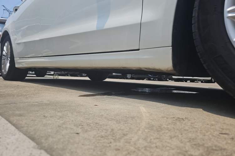 Used Ford Mondeo 2013 2.0L GTDi 200 Luxury Model Right Side Sill