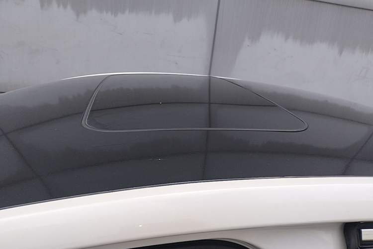 Used Ford Mondeo 2013 2.0L GTDi 200 Luxury Model Roof