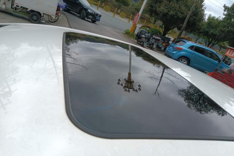Used Ford Mondeo 2013 2.0L GTDi 200 Luxury Model Roof