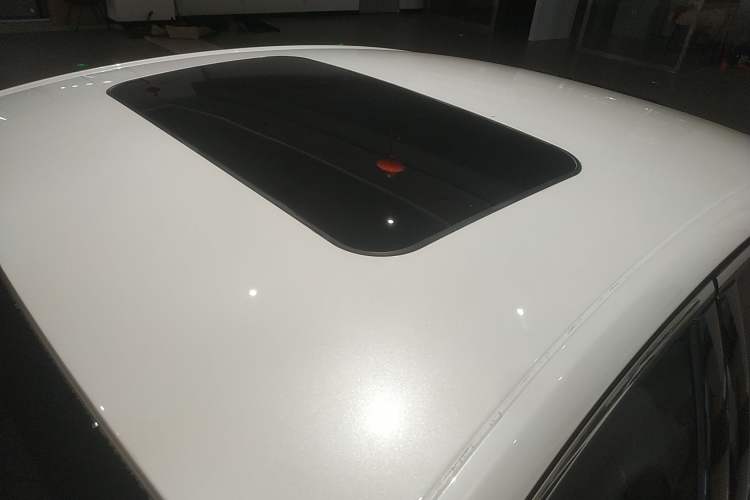 Used Ford Mondeo 2013 2.0L GTDi 200 Luxury Model Roof