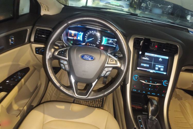 Used Ford Mondeo 2013 2.0L GTDi 200 Luxury Model Steering Wheel